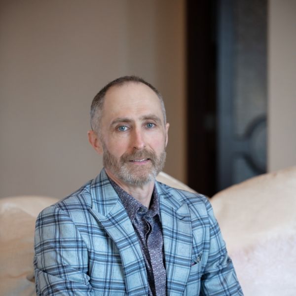 Dmytro Petrushchak, Associate